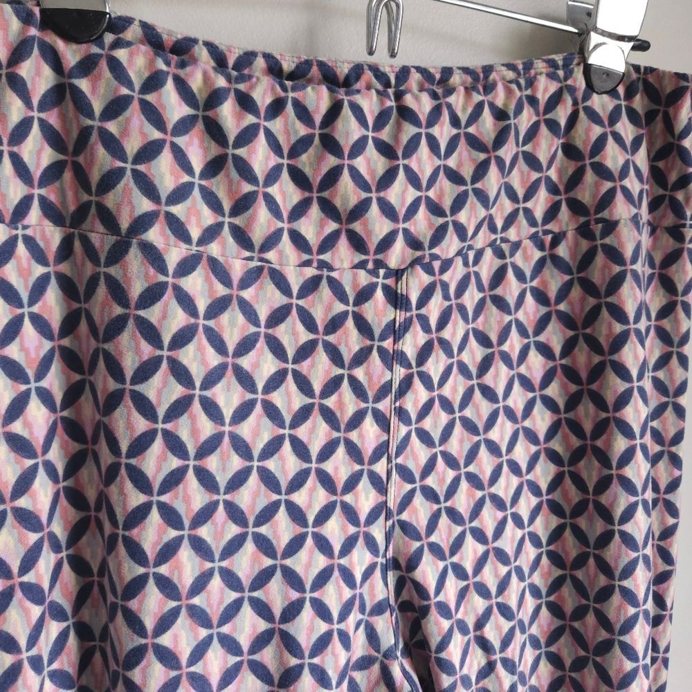 Lularoe Classic Leggings Women's Tall and Curvy‎ OS 70's Colorful Pattern - Picture 2 of 5